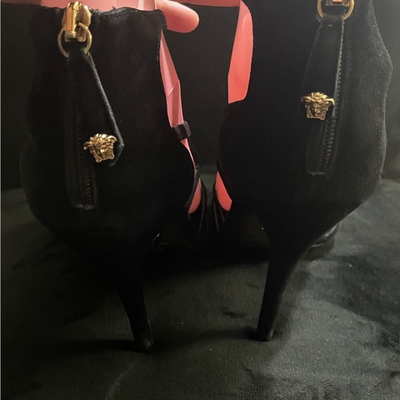 💯 auth VERSACE black strap heels - Picture 3 of 8